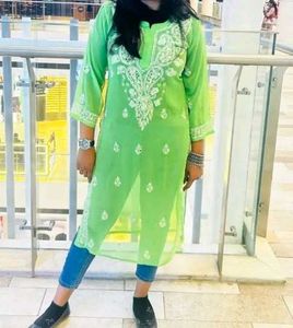 Chikankari Kurta 💚