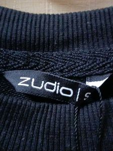 zudio black sweatshirt