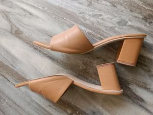 BLOCK HEEL