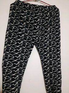 Black &amp; White Print Leggings