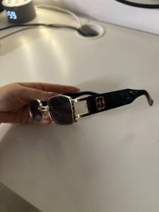 Sunglasses With Ring