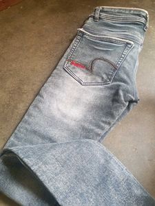 Stylish Gray Wash Denim Jeans