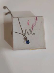 Giva Pendant And Chain