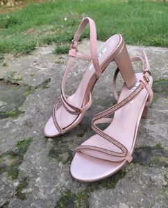 ELLE HEEL
