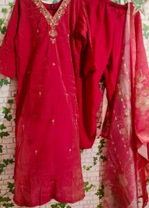 Gajri Colour Suit Set With Shimmer Shade