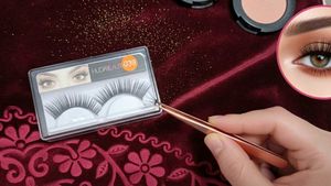 Huda Beauty False Eyelashes for women