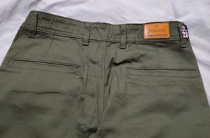 Men Olive Solid Slim Fit Trousers