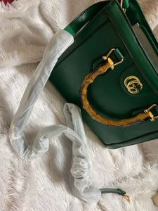 Authentic Gucci Elegant Green Handbag