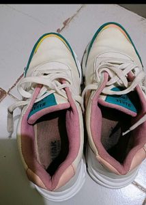 Causal Shoes
