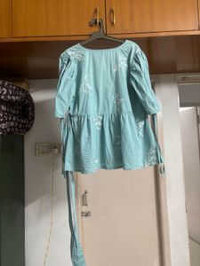 Here&amp;Now Cute Embroidered Top