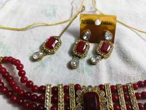 Necklace Earings And Maang Tika