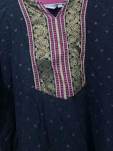 Embroidered V-Neck Kurta