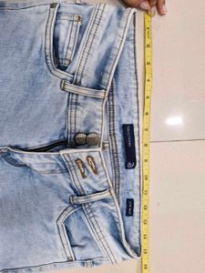 Y2K Light Wash Low Waisted Jeans