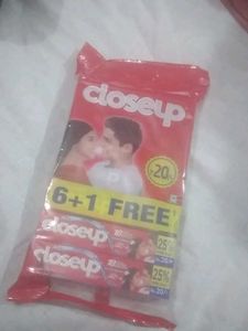 Closeup 20 Rupees Pack Special Offer 6+1 Free