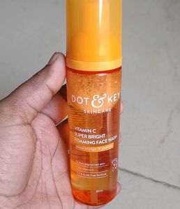 Vitamin C Super Bright Foaming Face Wash