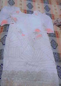 Elegant White Floral Embroidered Kurti