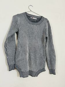 grey woollen top