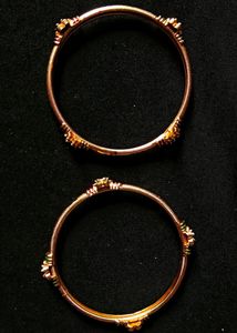 GOLDEN BANGLES