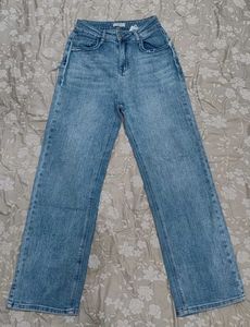 Wide Leg Jeans - Light Wash