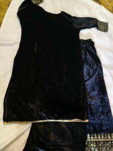 Elegant Velvet Pakistani Kurta Set New