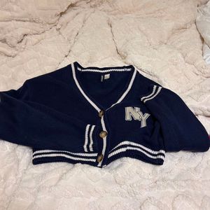 H&m Sweater Cardigan With Price Tag.