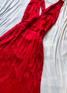 731312. Stunning Red Halter Dress