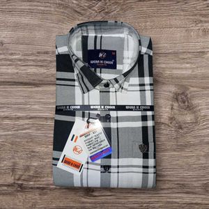 Men&#39;s Checkered Shirt
