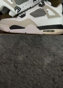 Air Jordan 4 Military