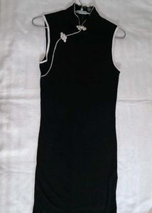 Black Sleeveless Dress