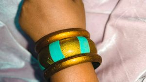 🎁Buy 2 Get 1 Free 🎁 Gold &amp; Teal Bangle Set