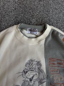 Vintage Lion Graphic Sweatshirt