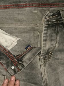 Damage Jeans For Women , Comfortable And Looking