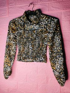 Leopard Print Crop Top 🤎