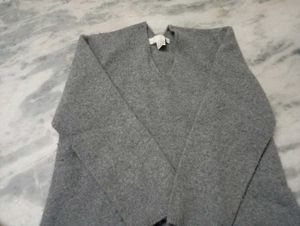 Woolen gray crop sweater for women
