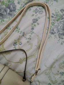 White Stylish Bag 🤍
