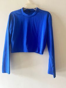 📍 Trendy Blue crop top