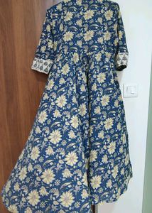 Libas Floral Print Kurta Set (Size M)