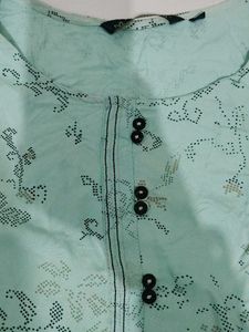 Avaasa Kurta