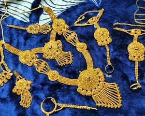 Neckles Set
