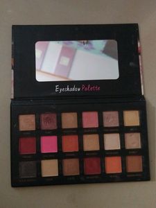 Combo-Eyeshadow Palette And Makeup Brushes