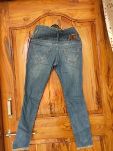 Beautiful Women&#39;s Blue Jeans
