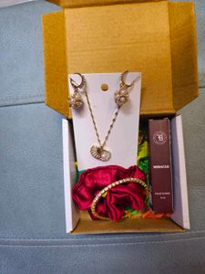 Buget Gift Hamper For Every Occasion