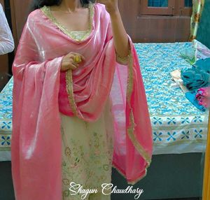 suit with pink dupatta