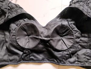 🌟🌟🌟Black Embroidered Blouse🌟