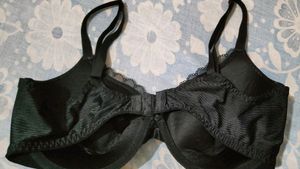 Black 🖤 Bra 34D