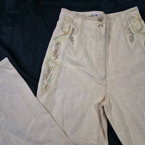 Embroidered High-Waisted Jeans/korean pants