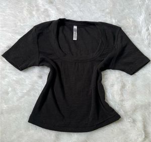 Simple Black Crop Tee
