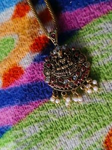 Vintage Pendant Necklace
