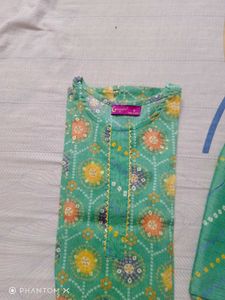 Kurta pants.There is no Duppta