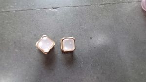 2 Pairs Of White And Gold Earings
